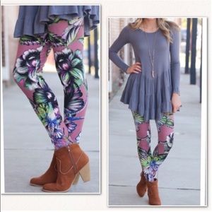 Infinity Raine- Leggings. Floral Print. One Size